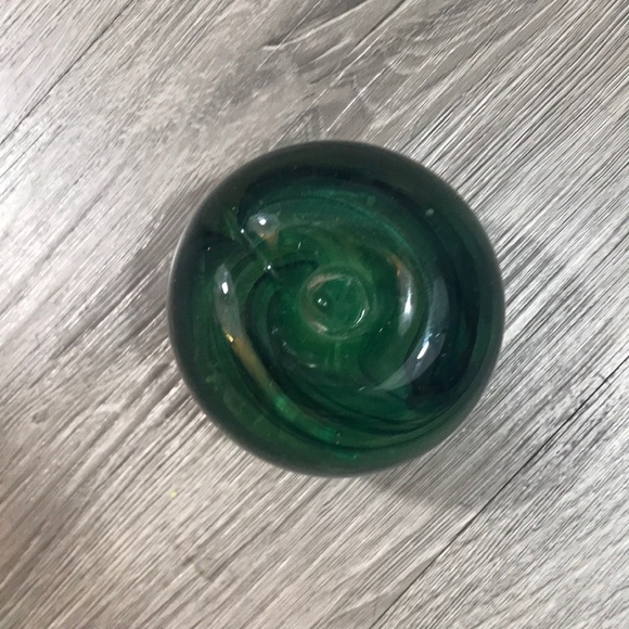 VINTAGE ART KERRY GLASS PAPERWEIGHT GREEN SWIRL APPLE CONTROLLED BUBBLES IRELAND - Picture 2 of 7